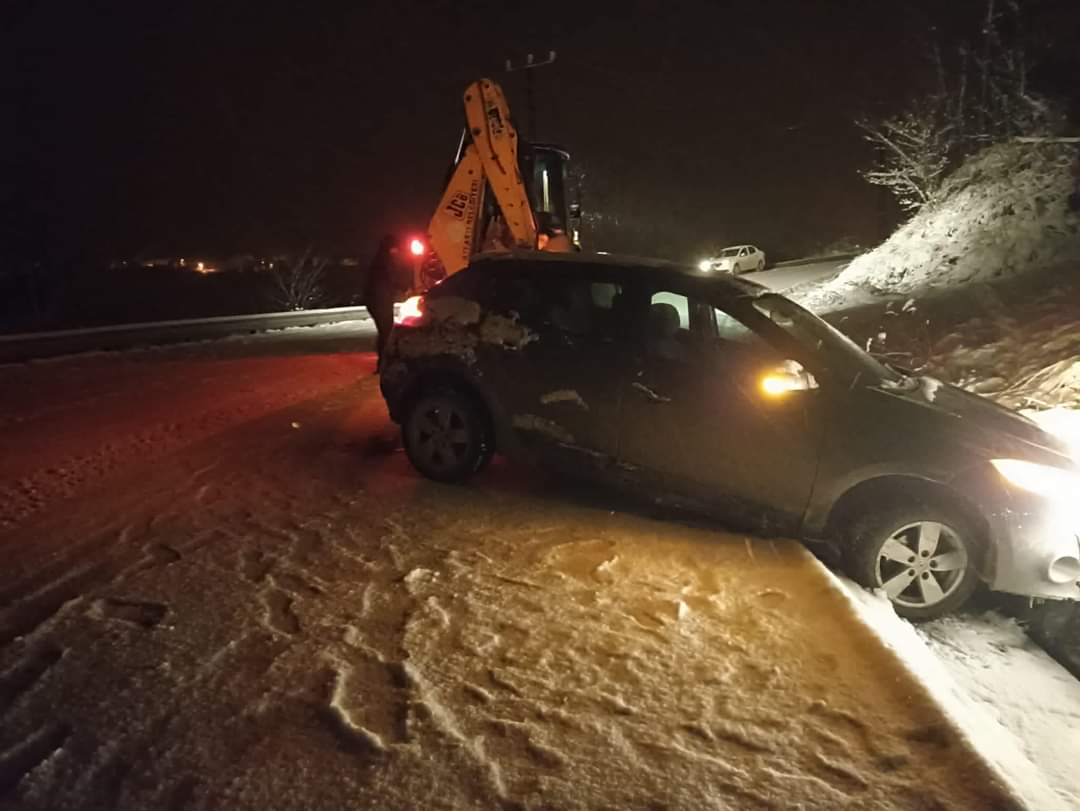 Aybastı'da ulaşıma kar engeli